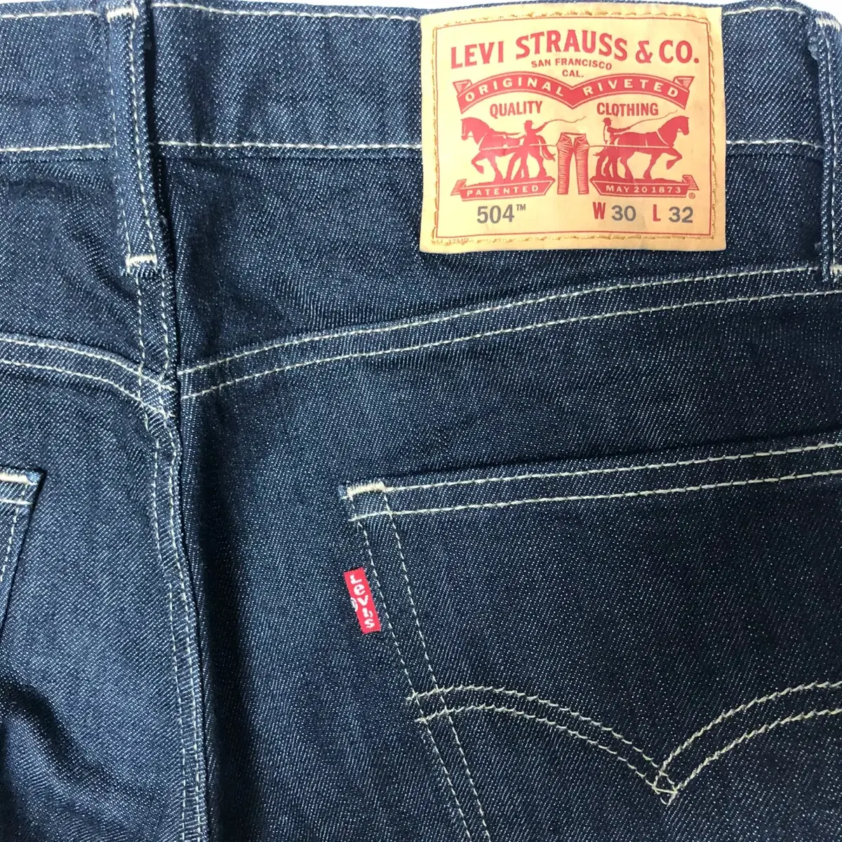 Levi's 504 레귤러 핏 다크 데님 (W30)